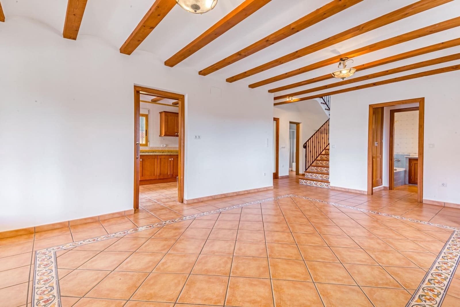 4 chambre Villa/Maison à vendre à Orba avec garage - 450 000 € (Ref: 9732369)