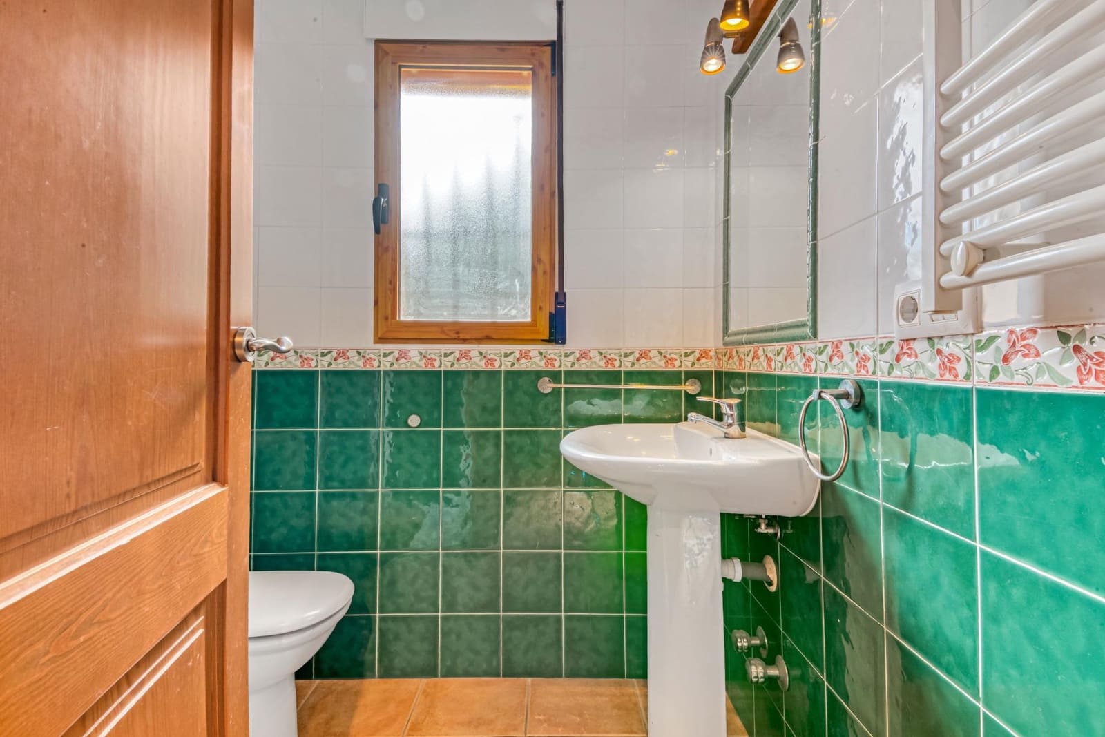 4 chambre Villa/Maison à vendre à Orba avec garage - 450 000 € (Ref: 9732369)