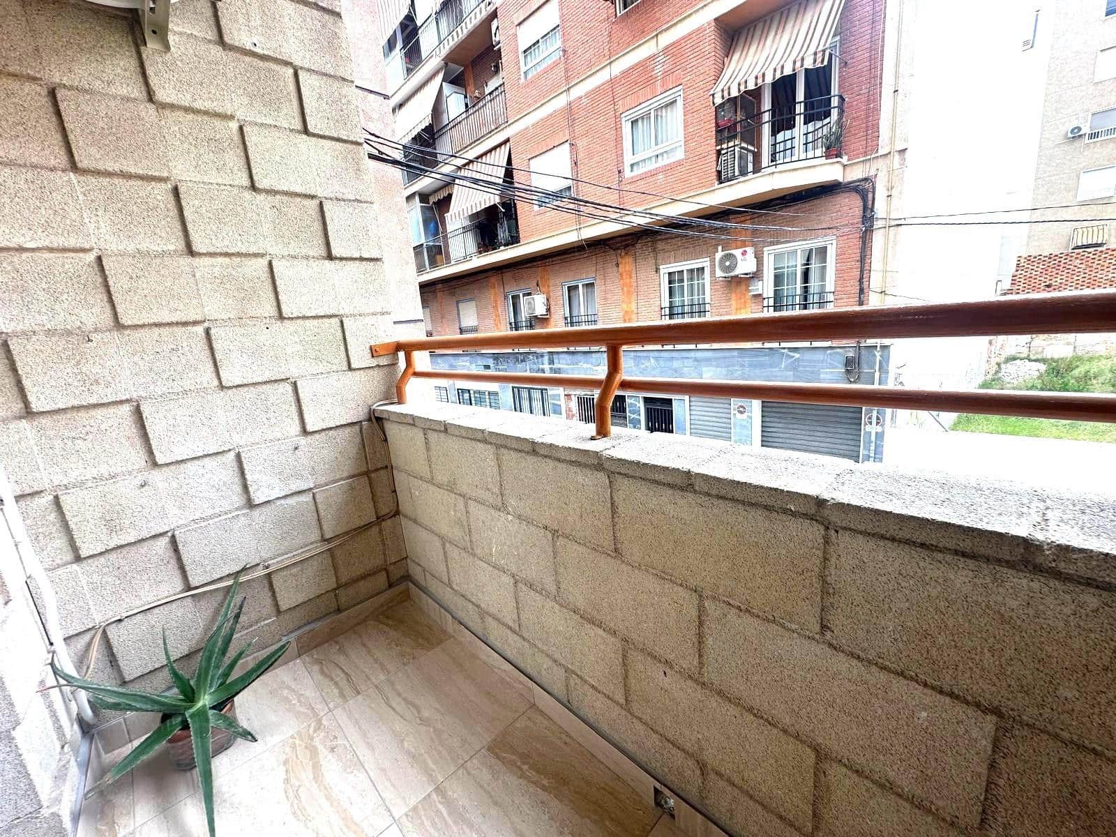 3 quarto Apartamento para venda em Elche / Elx - 220 000 € (Ref: 9800648)