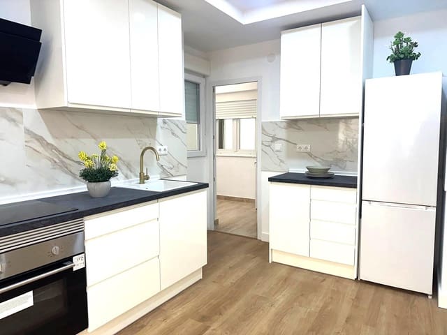 3 bedroom Flat for sale in Carrús Oest - El Toscar, Elche / Elx - € 205,000 (Ref: 9800648)