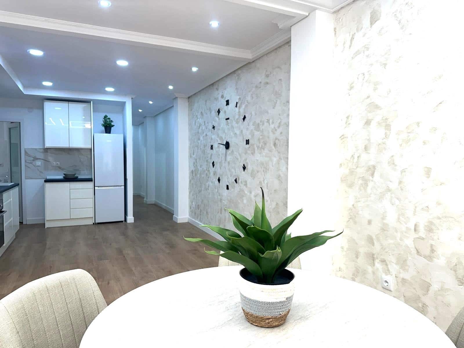 3 bedroom Flat for sale in Elche / Elx - € 205,000 (Ref: 9800648)