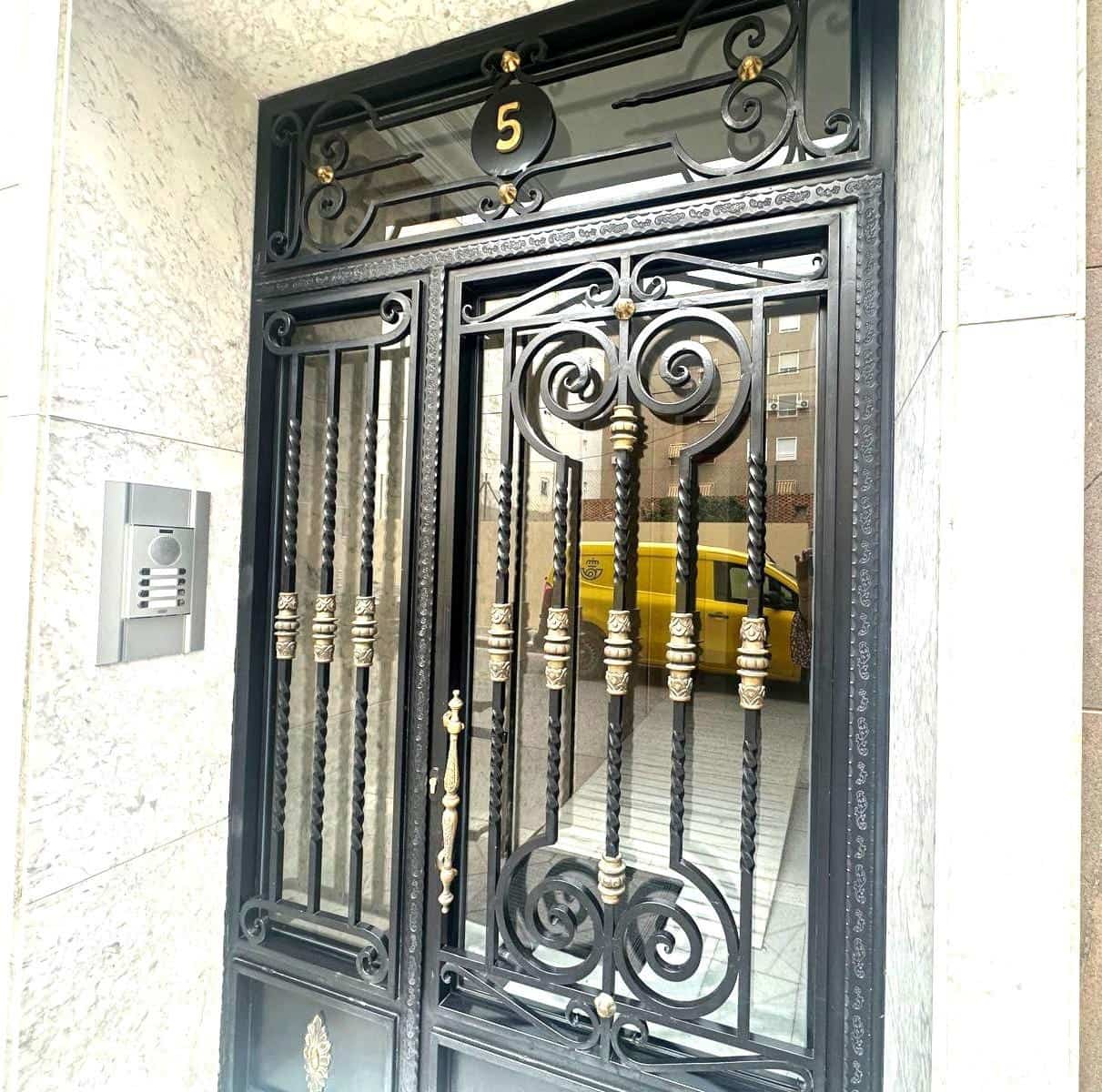 3 bedroom Flat for sale in Elche / Elx - € 205,000 (Ref: 9800648)