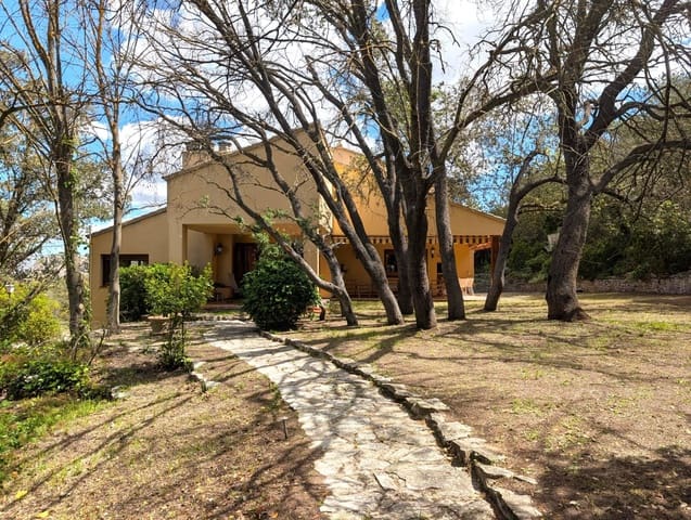 Chalet de 5 habitaciones en Alcoy / Alcoi en venta con piscina garaje - 665.000 € (Ref: 9840384)