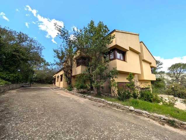 Chalet de 5 habitaciones en Alcoy / Alcoi en venta con piscina garaje - 665.000 € (Ref: 9840384)