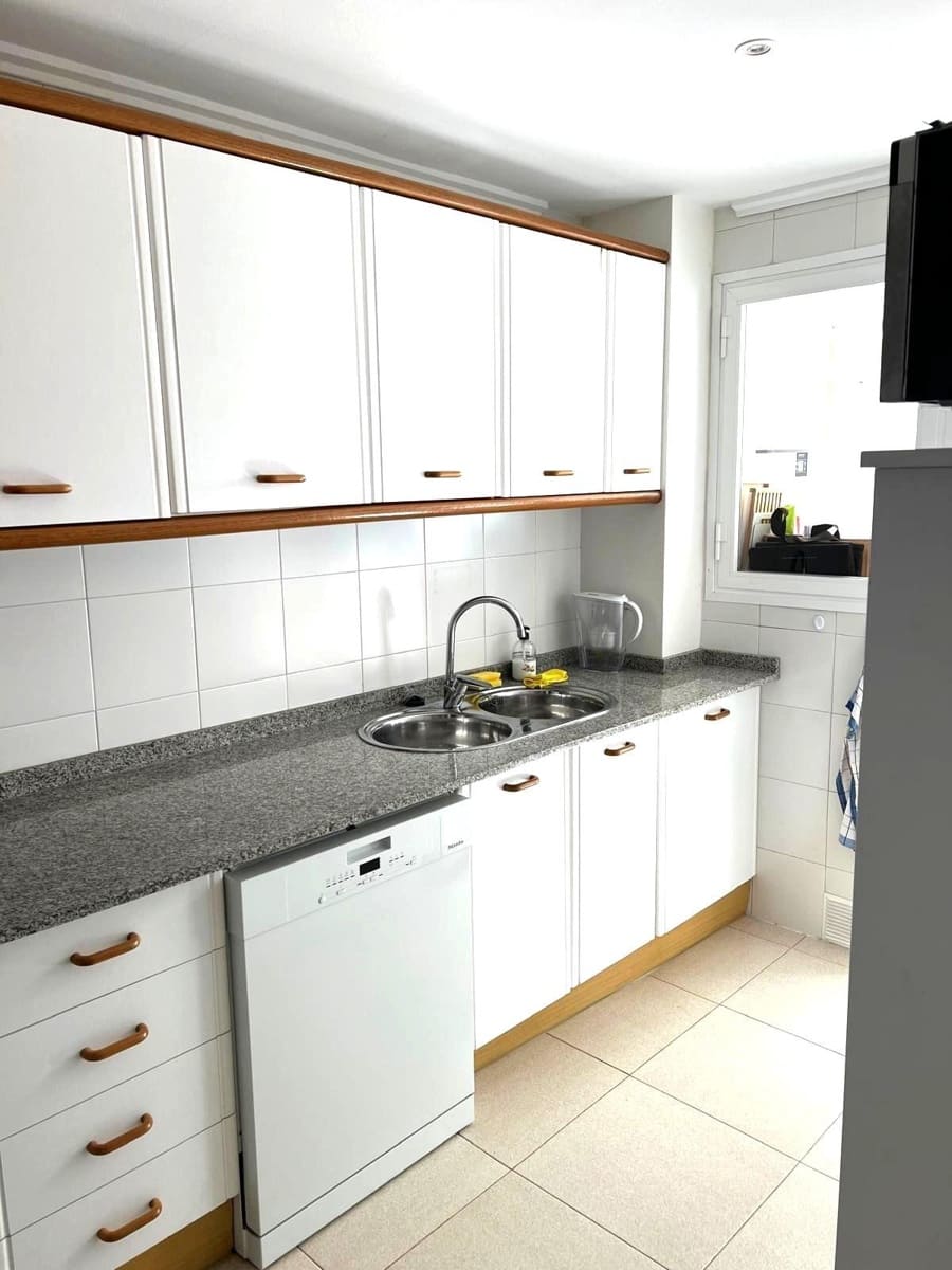 2 sovrum Lägenhet att hyra i Arenal med pool - 1 100 € (Ref: 9843662)