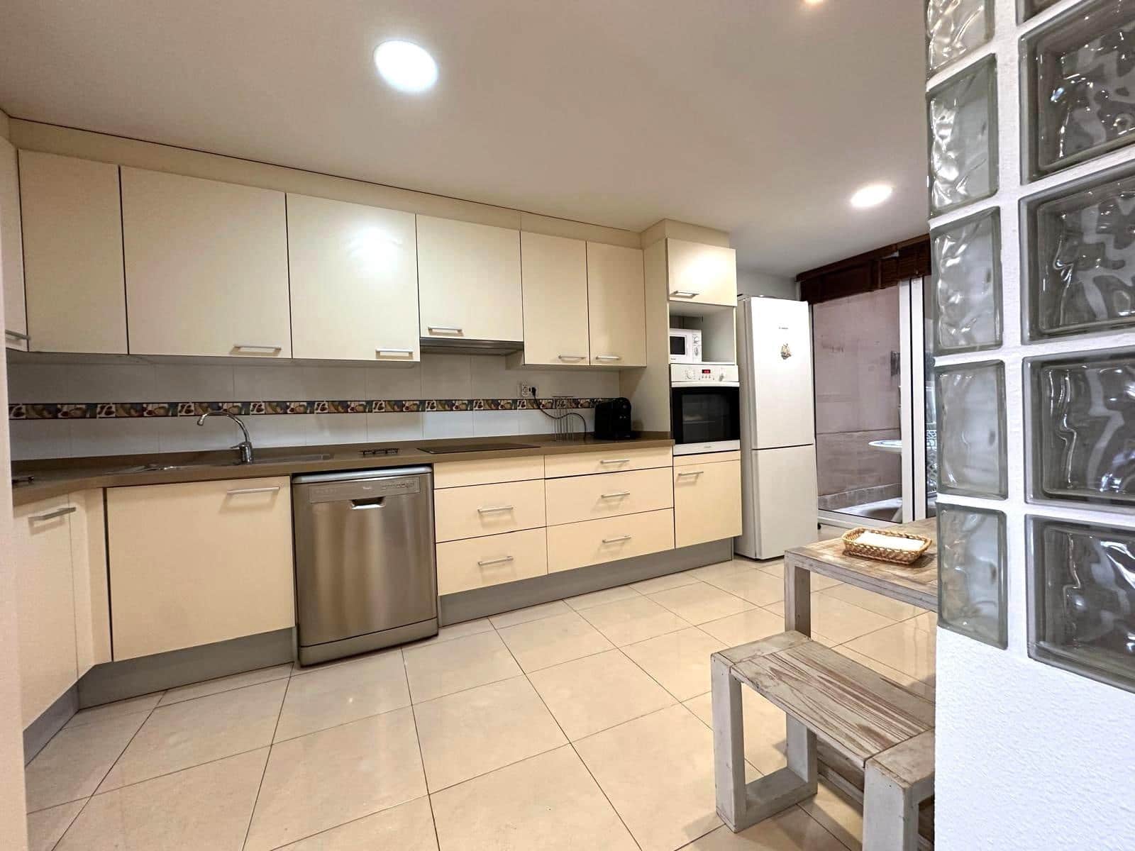 3 sypialnia Apartament przy plaży do wynajęcia w El Campello - 1 500 € (Ref: 9871928)