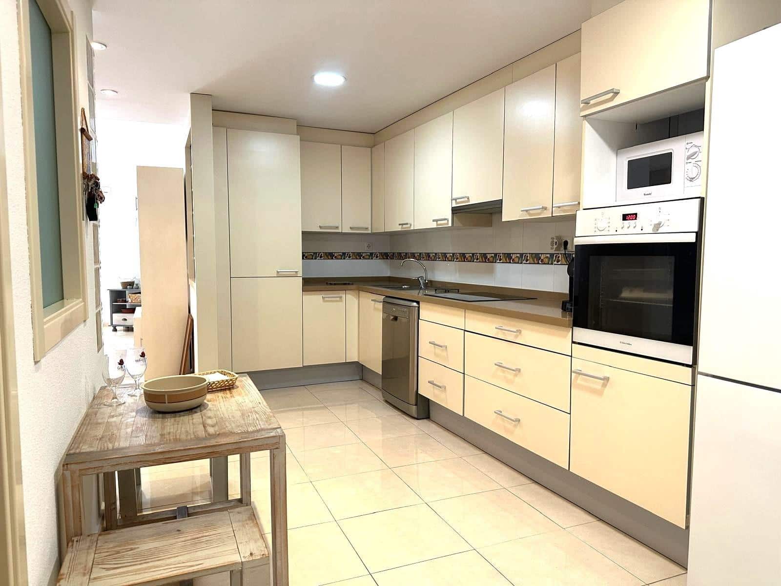 3 sypialnia Apartament przy plaży do wynajęcia w El Campello - 1 500 € (Ref: 9871928)