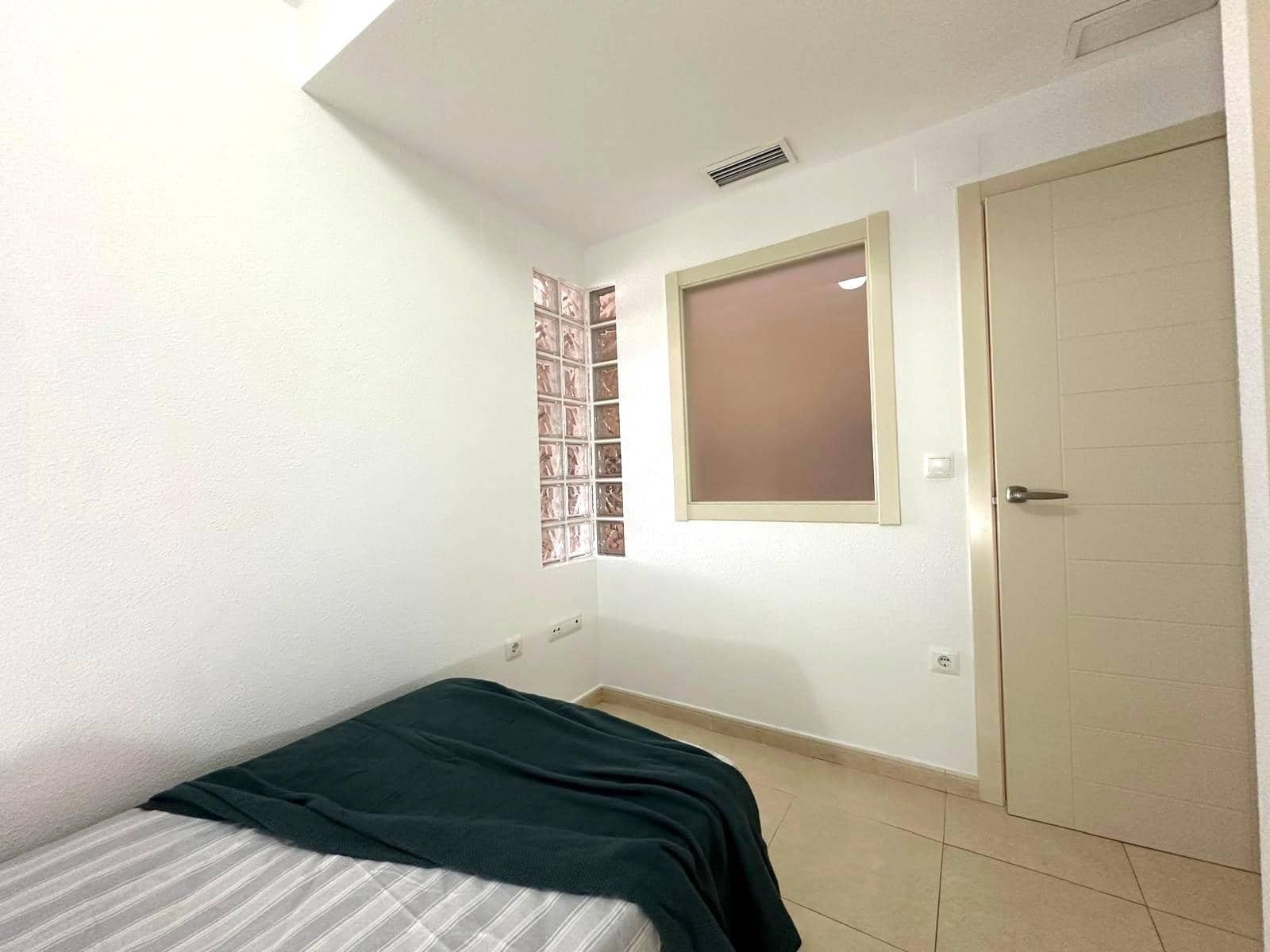 3 sypialnia Apartament przy plaży do wynajęcia w El Campello - 1 500 € (Ref: 9871928)