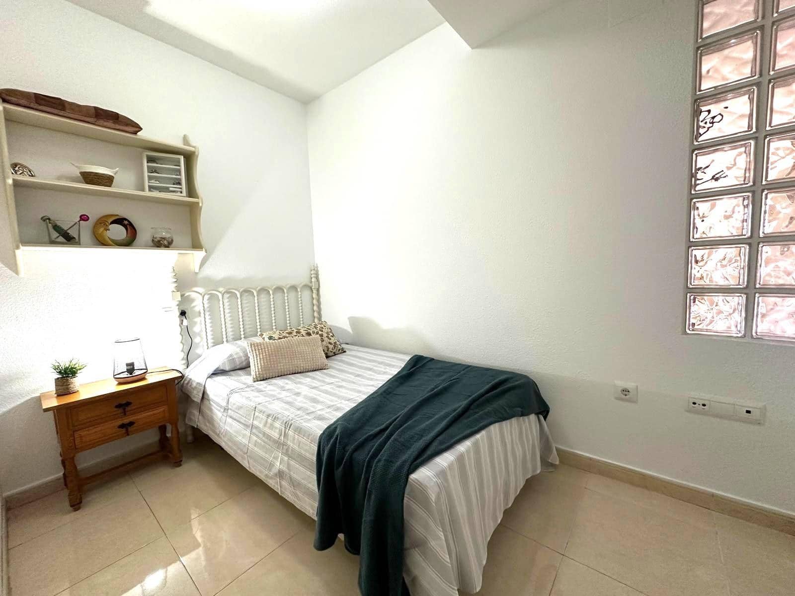 3 sypialnia Apartament przy plaży do wynajęcia w El Campello - 1 500 € (Ref: 9871928)