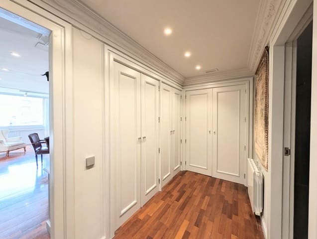 5 slaapkamer Flat te koop in Mercado, Alicante stad met garage - € 850.000 (Ref: 9966735)