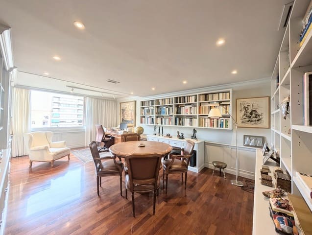 5 slaapkamer Flat te koop in Mercado, Alicante stad met garage - € 850.000 (Ref: 9966735)