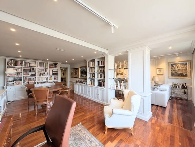 5 soveværelse Lejlighed til salg i Mercado, Alicante by med garage - € 850.000 (Ref: 9966735)