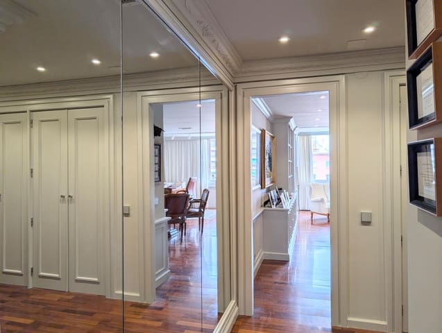 5 bedroom Flat for sale in Mercado, Alicante / Alacant city with garage - € 850,000 (Ref: 9966735)