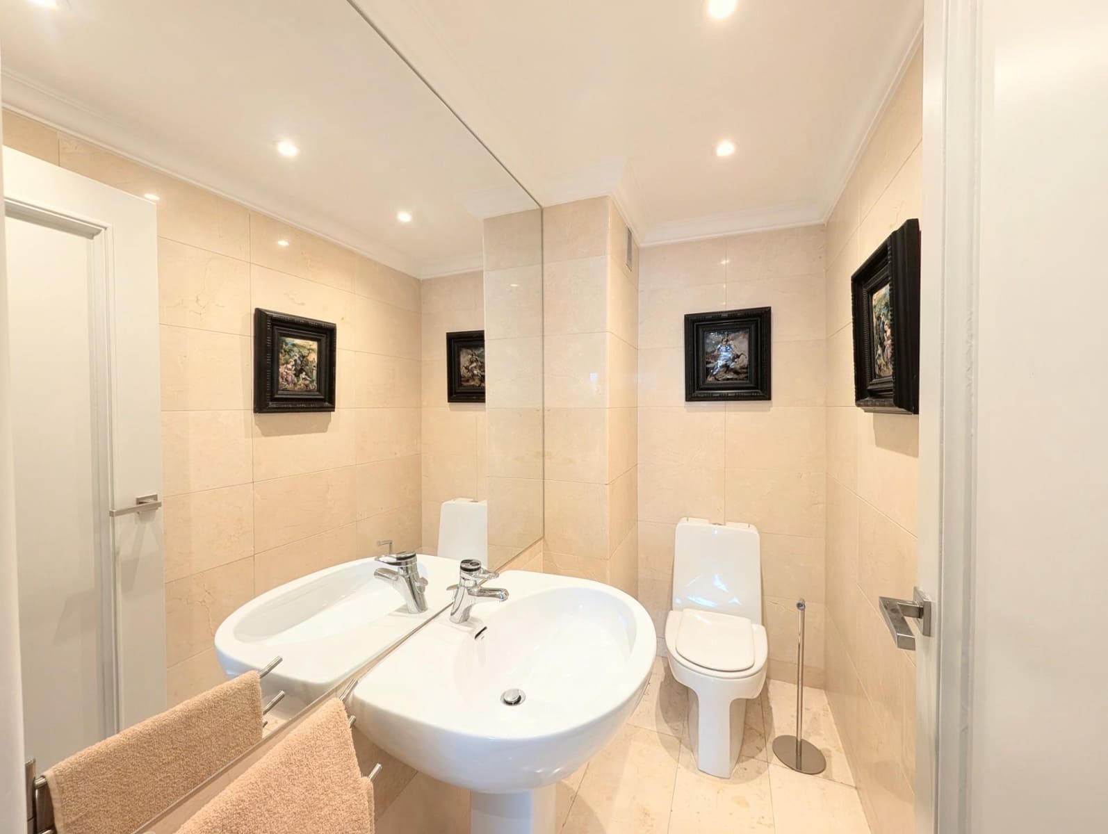 5 bedroom Flat for sale in Alicante / Alacant city with garage - € 850,000 (Ref: 9966735)