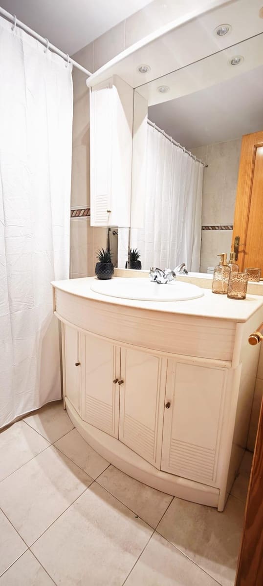 Appartement de 3 chambres à louer à Alicante ville avec piscine garage - 1 500 € (Ref: 9975564)