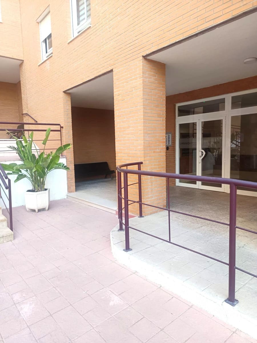 Appartement de 3 chambres à louer à Alicante ville avec piscine garage - 1 500 € (Ref: 9975564)