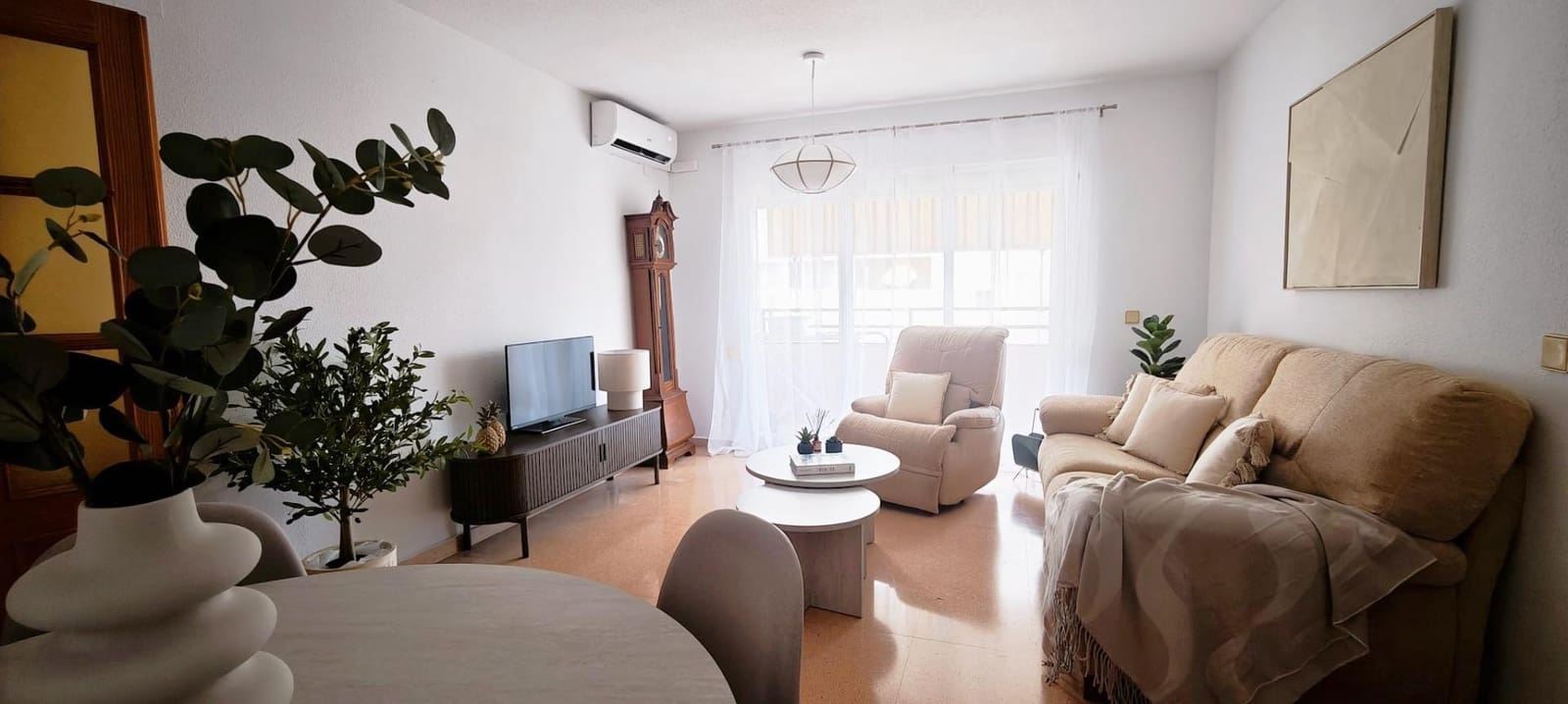 Appartement de 3 chambres à louer à Alicante ville avec piscine garage - 1 500 € (Ref: 9975564)