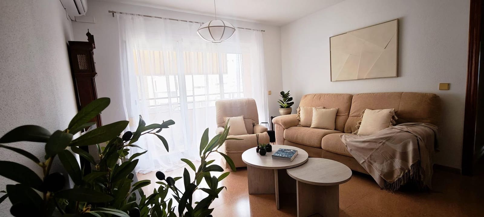Appartement de 3 chambres à louer à Alicante ville avec piscine garage - 1 500 € (Ref: 9975564)