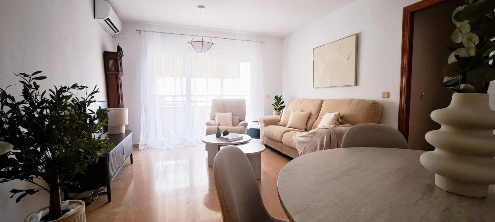 Appartement de 3 chambres à louer à Alicante ville avec piscine garage - 1 500 € (Ref: 9975564)
