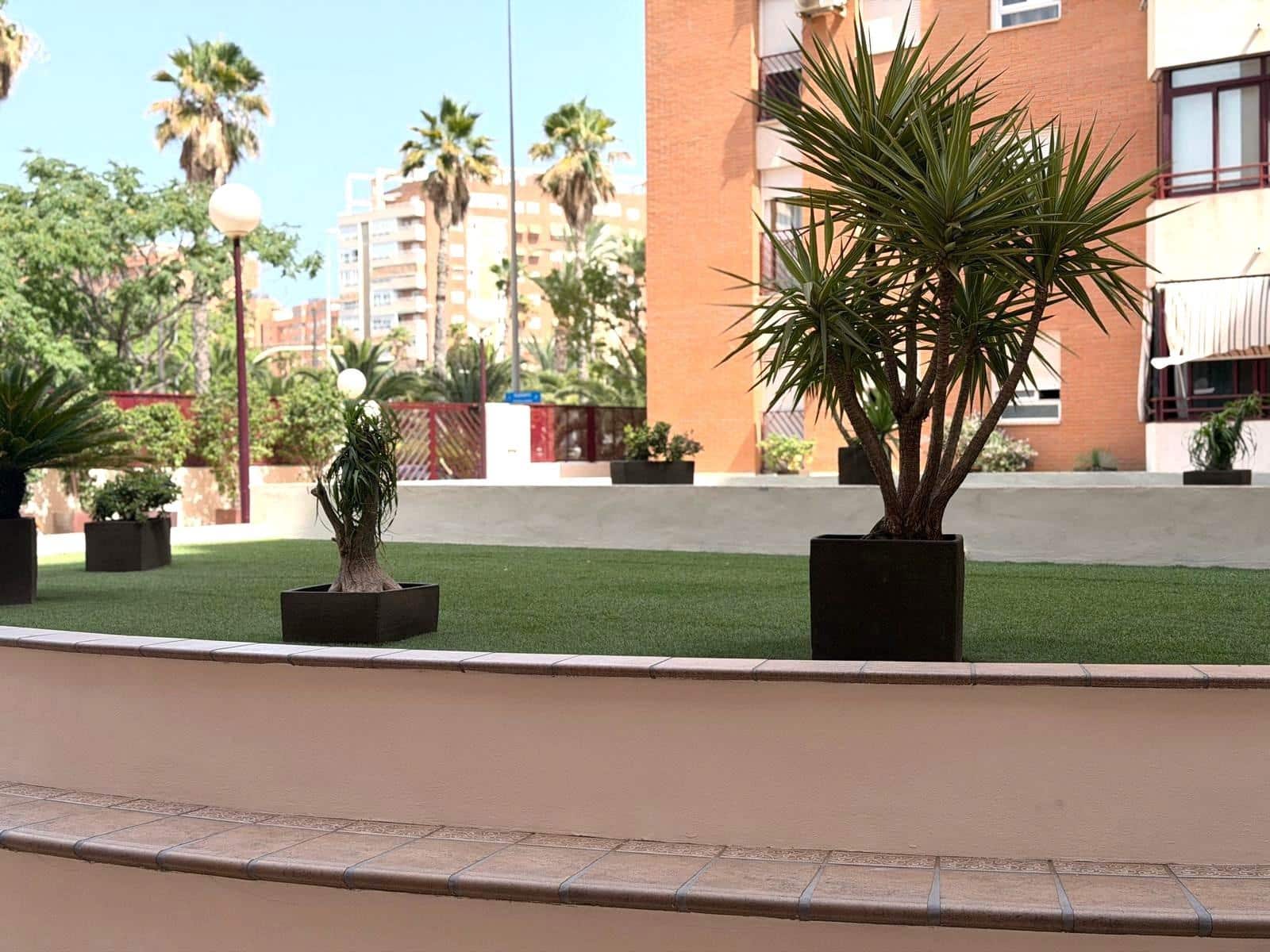 Appartement de 3 chambres à louer à Alicante ville avec piscine garage - 1 500 € (Ref: 9975564)