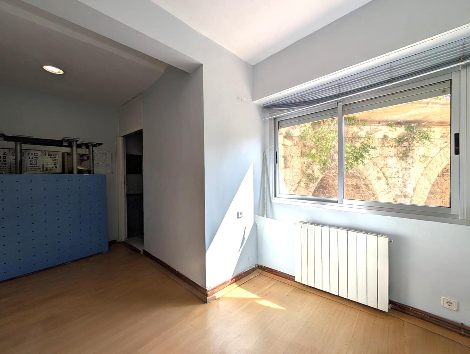 6 bedroom Office for sale in Alcoy / Alcoi - € 100,000 (Ref: 9990811)
