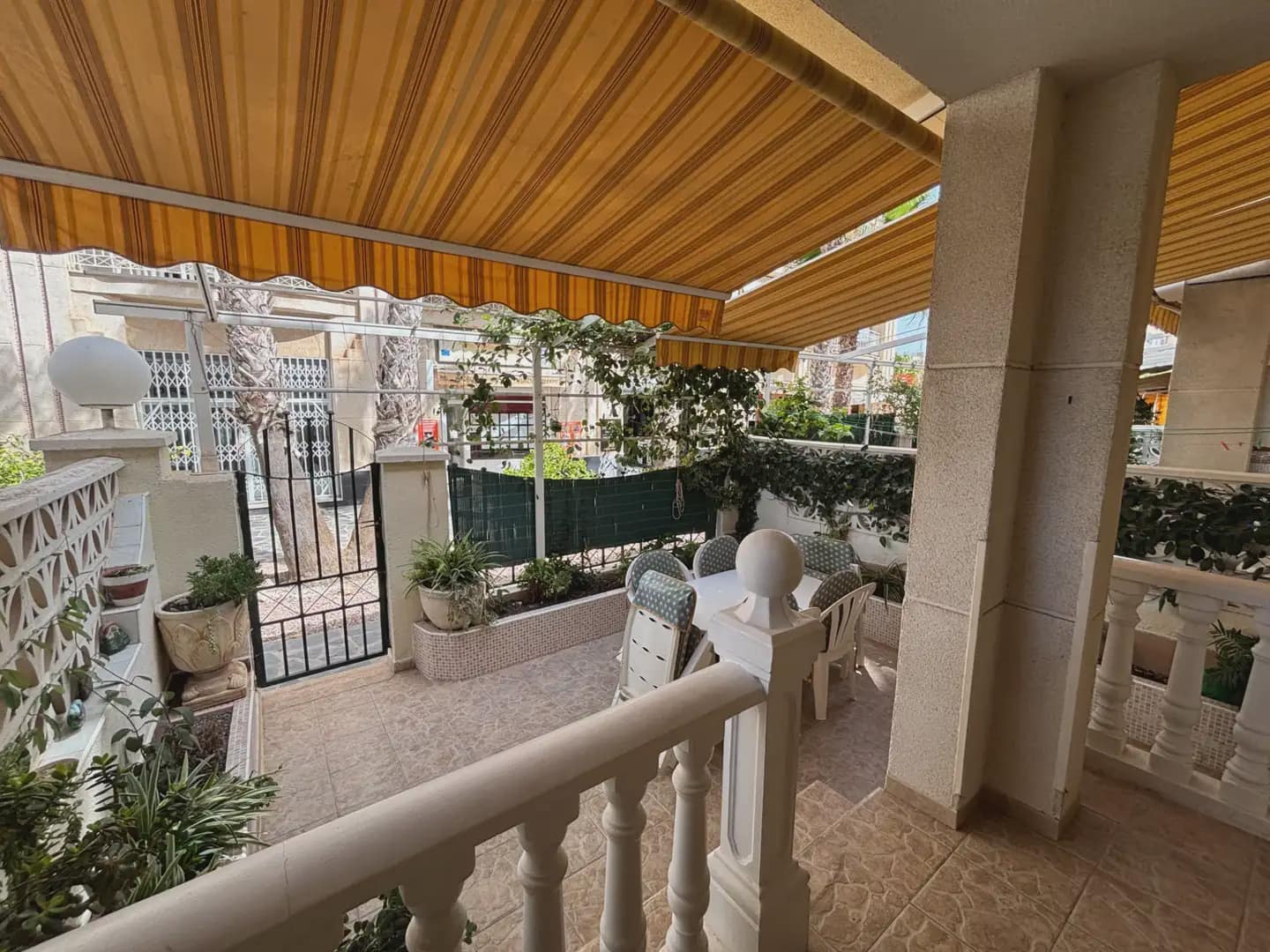2 makuuhuone Bungalow myytävänä paikassa Santa Pola - 210 000 € (Ref: 10044210)