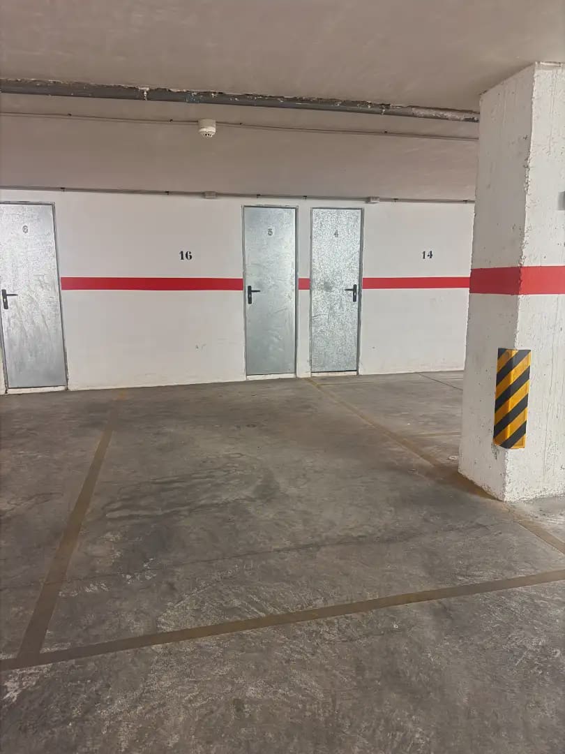 Garaż na sprzedaż w Torrevieja - 12 000 € (Ref: 10045673)