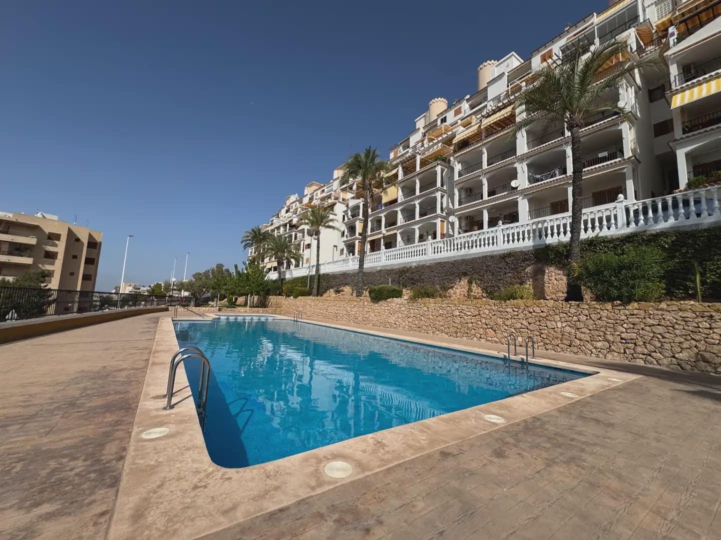 3 quarto Apartamento para arrendar em Santa Pola com piscina garagem - 1 000 € (Ref: 10046237)