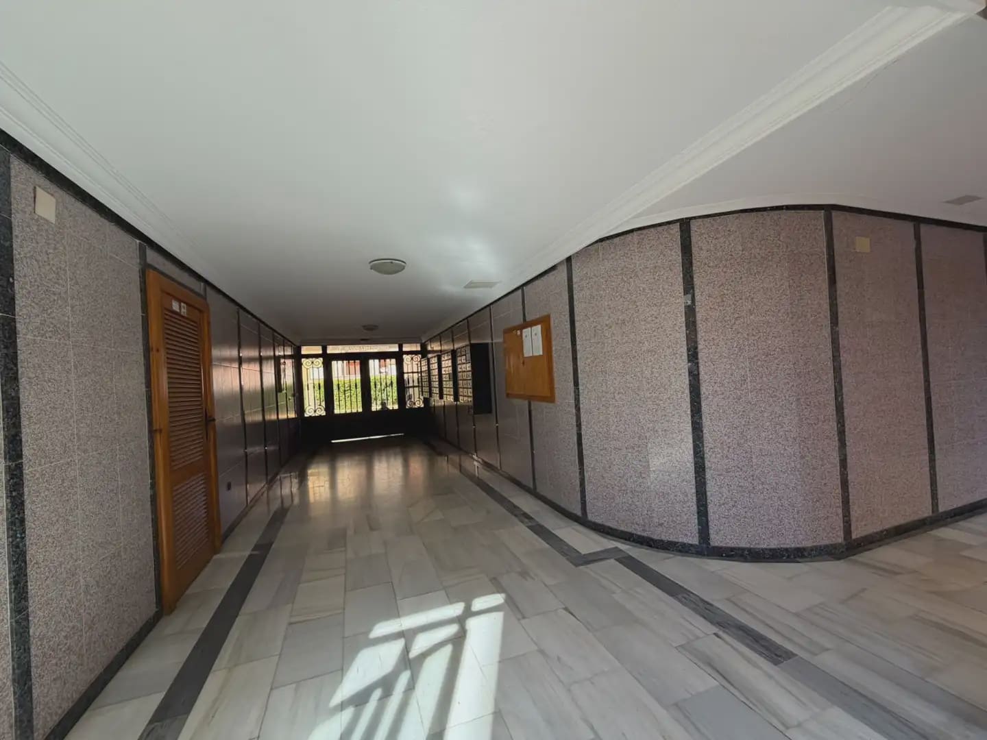 Flat te koop in Torrevieja - € 77.990 (Ref: 10077276)