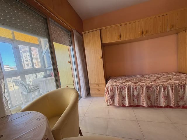 Flat te koop in Playa de los Locos, Torrevieja - € 77.990 (Ref: 10077276)