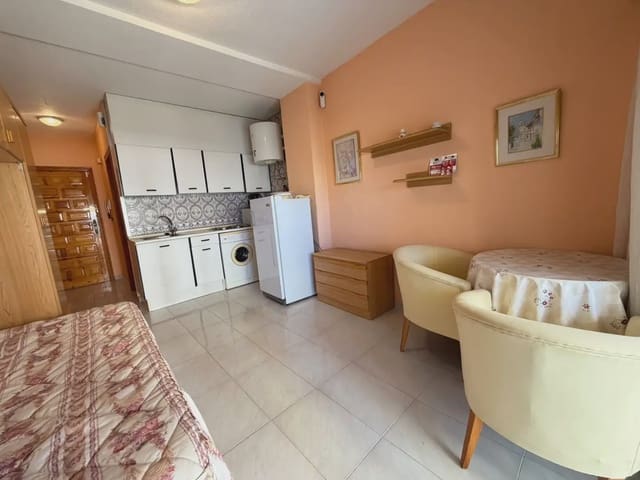 Flat te koop in Playa de los Locos, Torrevieja - € 77.990 (Ref: 10077276)
