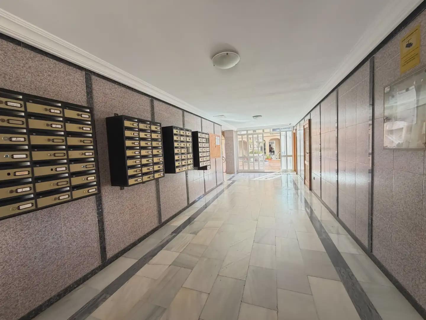 Flat te koop in Torrevieja - € 77.990 (Ref: 10077276)