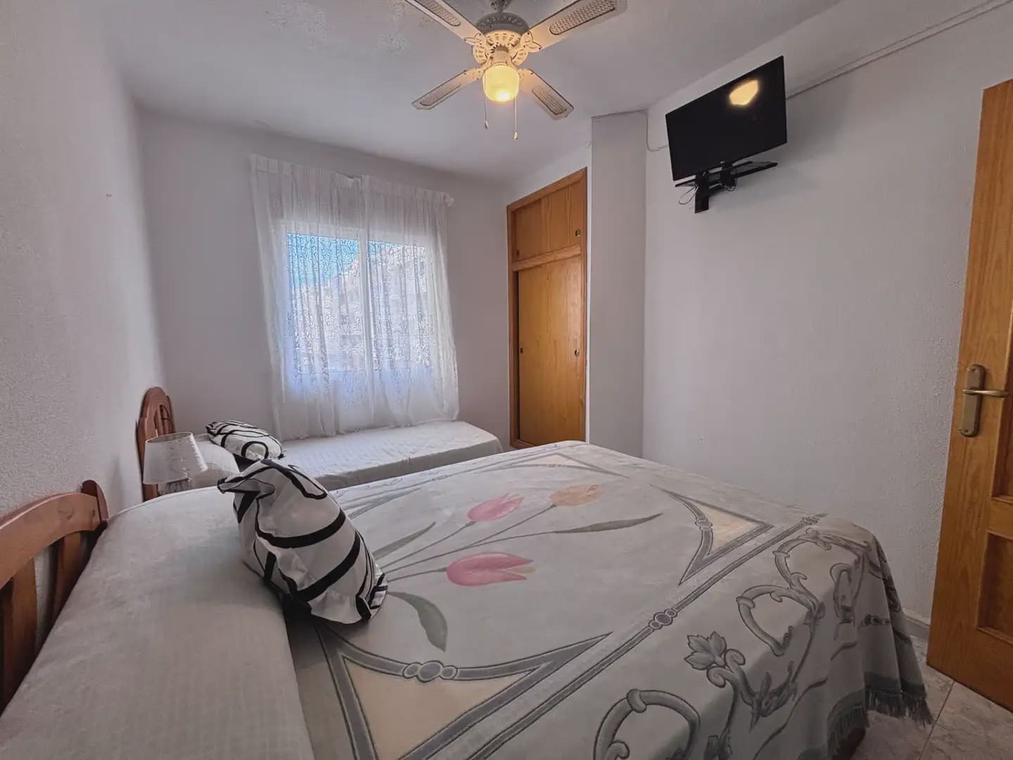 Piso de 3 habitaciones en Torrevieja en venta con garaje - 168.000 € (Ref: 10093856)