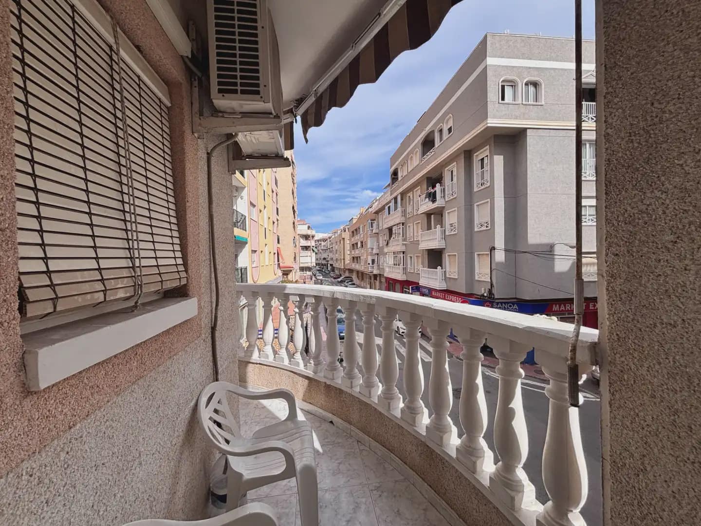 Piso de 3 habitaciones en Torrevieja en venta con garaje - 168.000 € (Ref: 10093856)