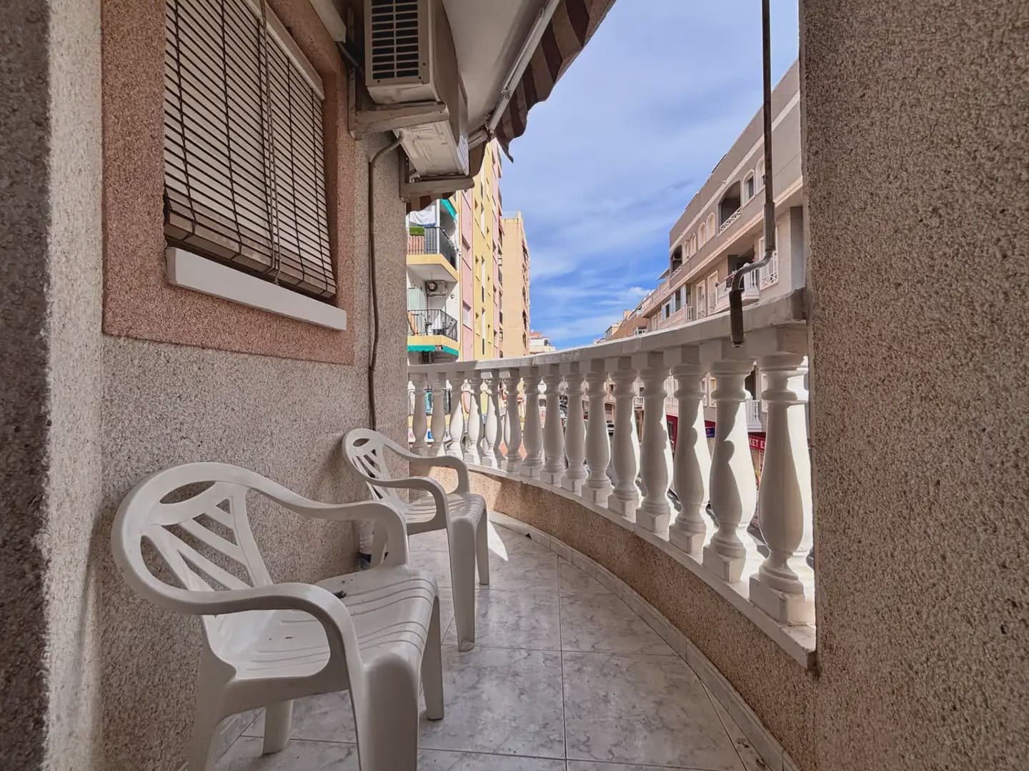 Piso de 3 habitaciones en Torrevieja en venta con garaje - 168.000 € (Ref: 10093856)