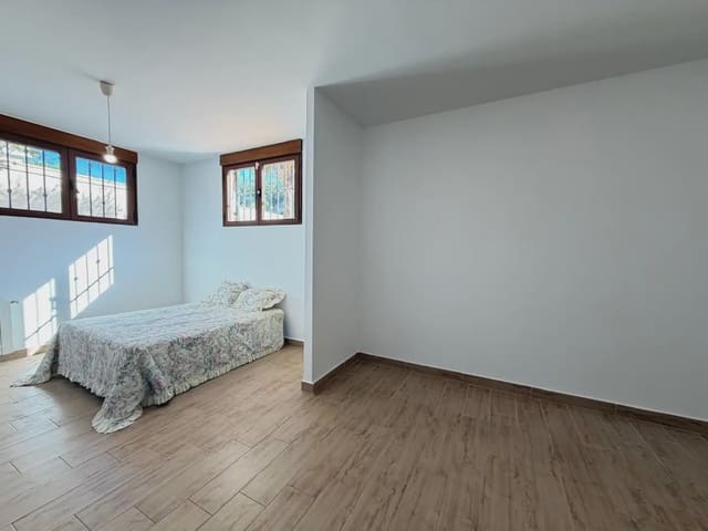4 sovrum Semi-fristående Villa till salu i Nueva Torrevieja, Torrevieja med garage - 349 990 € (Ref: 10111899)