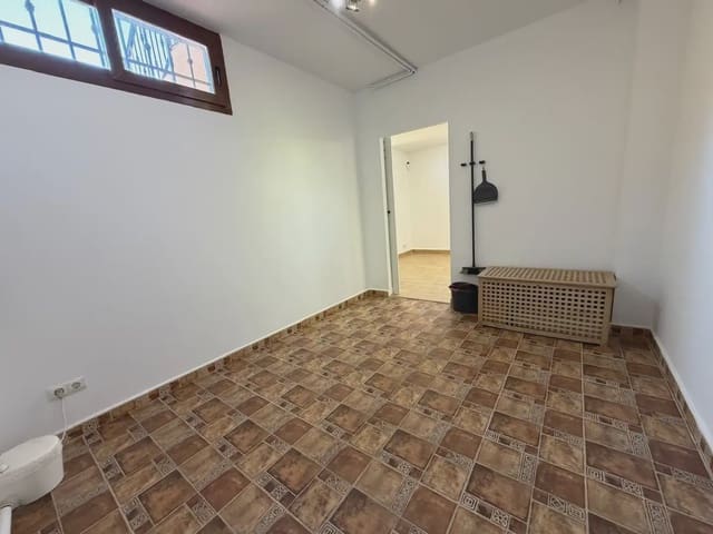 4 sovrum Semi-fristående Villa till salu i Nueva Torrevieja, Torrevieja med garage - 349 990 € (Ref: 10111899)