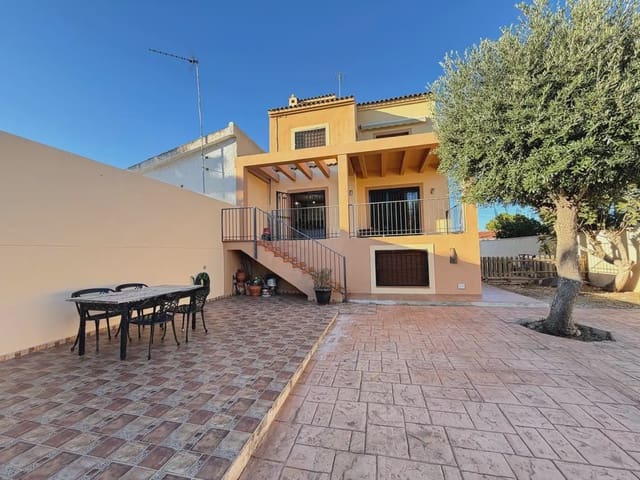 4 sovrum Semi-fristående Villa till salu i Nueva Torrevieja, Torrevieja med garage - 349 990 € (Ref: 10111899)