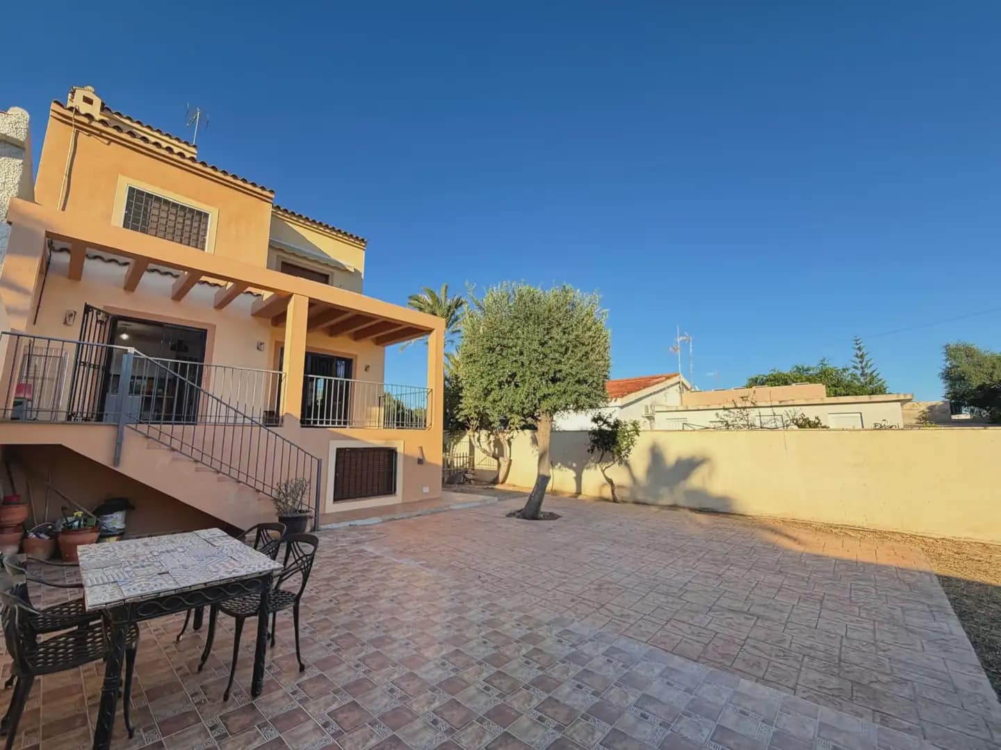 4 sovrum Semi-fristående Villa till salu i Torrevieja med garage - 349 990 € (Ref: 10111899)