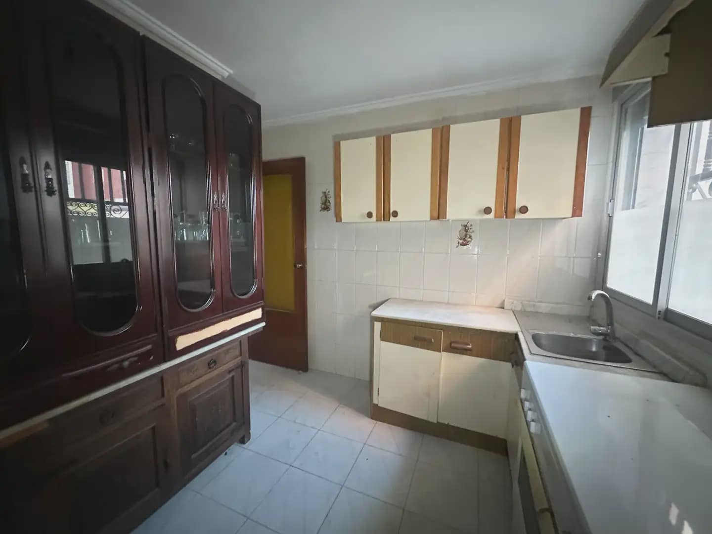4 bedroom Townhouse for sale in Bigastro with garage - € 89,000 (Ref: 10158640)