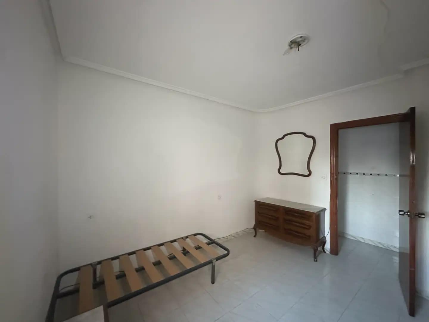 4 bedroom Townhouse for sale in Bigastro with garage - € 89,000 (Ref: 10158640)