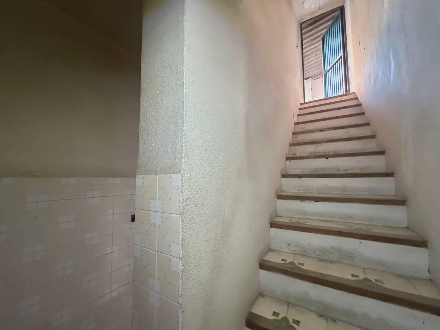 4 bedroom Townhouse for sale in Bigastro with garage - € 89,000 (Ref: 10158640)