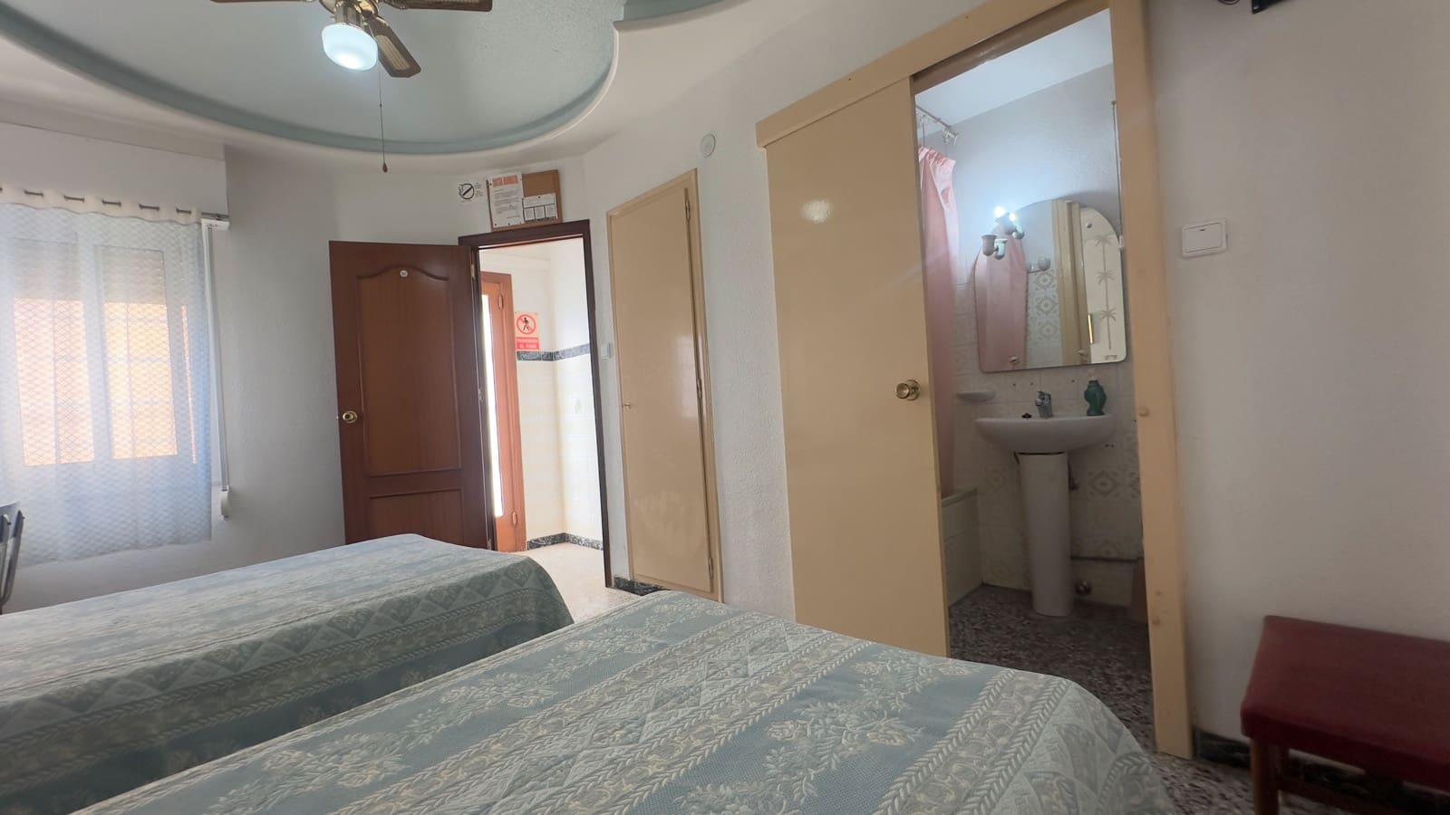 20 quarto Hotel para venda em Santa Pola - 850 000 € (Ref: 8806685)