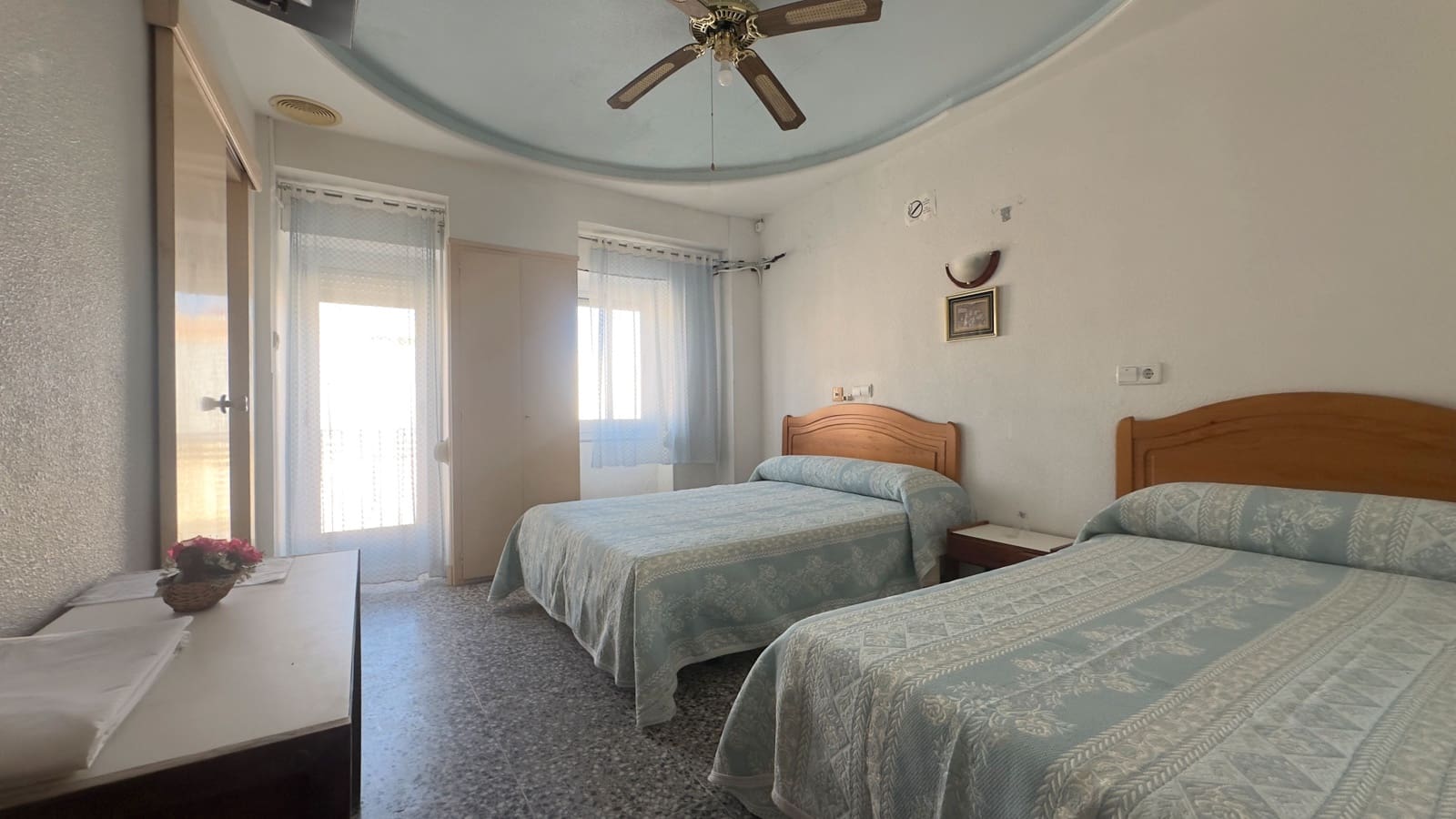 20 quarto Hotel para venda em Santa Pola - 850 000 € (Ref: 8806685)