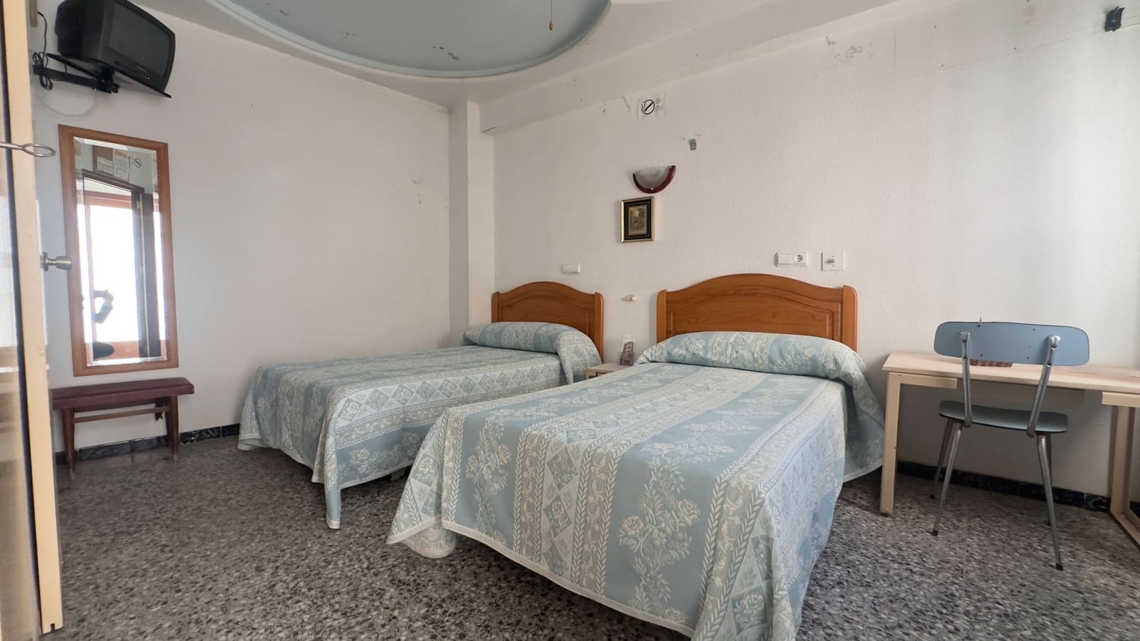 20 quarto Hotel para venda em Santa Pola - 850 000 € (Ref: 8806685)
