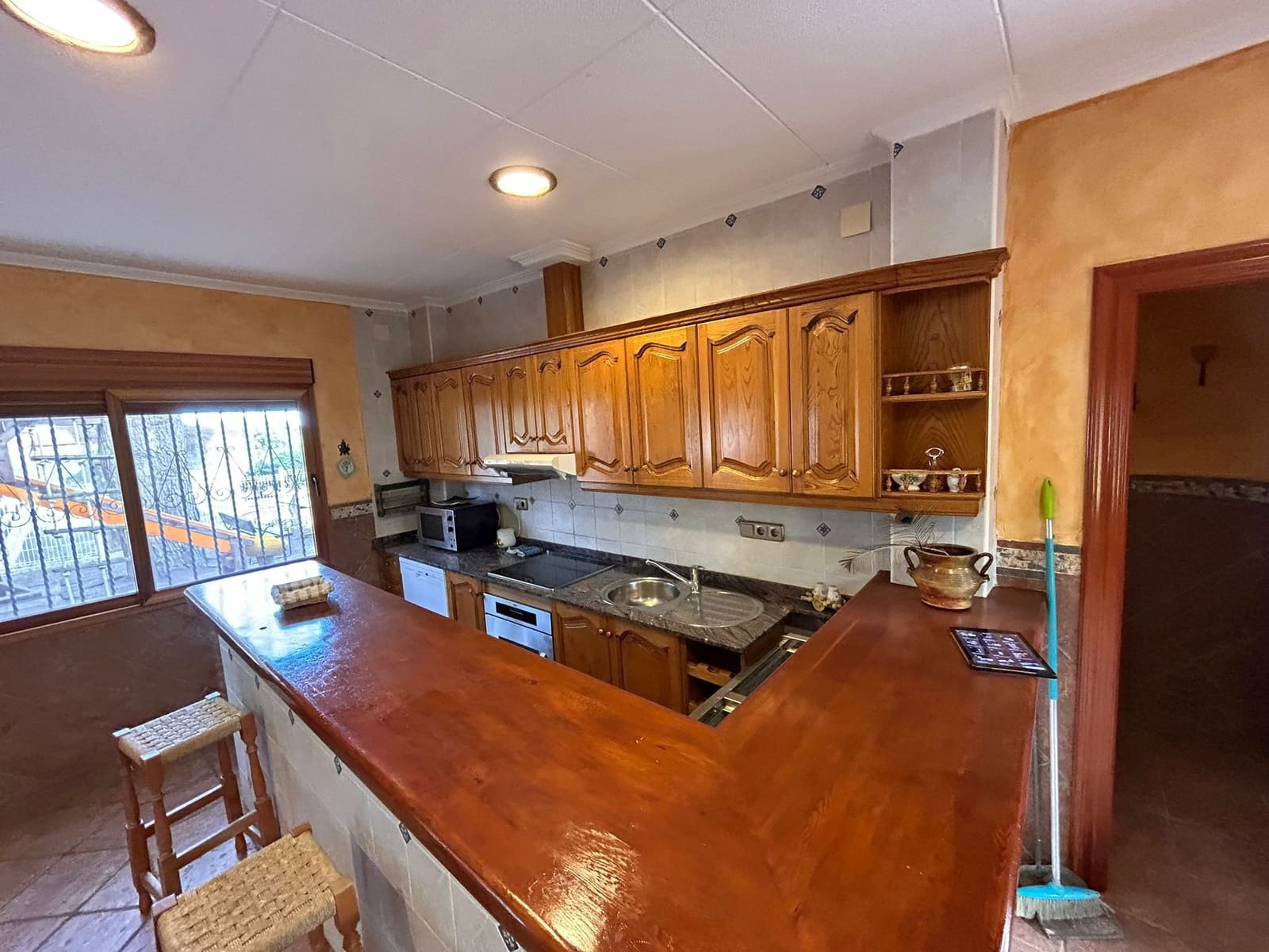 6 Zimmer Villa zu verkaufen in Torrevieja mit Pool Garage - 690.000 € (Ref: 8806709)