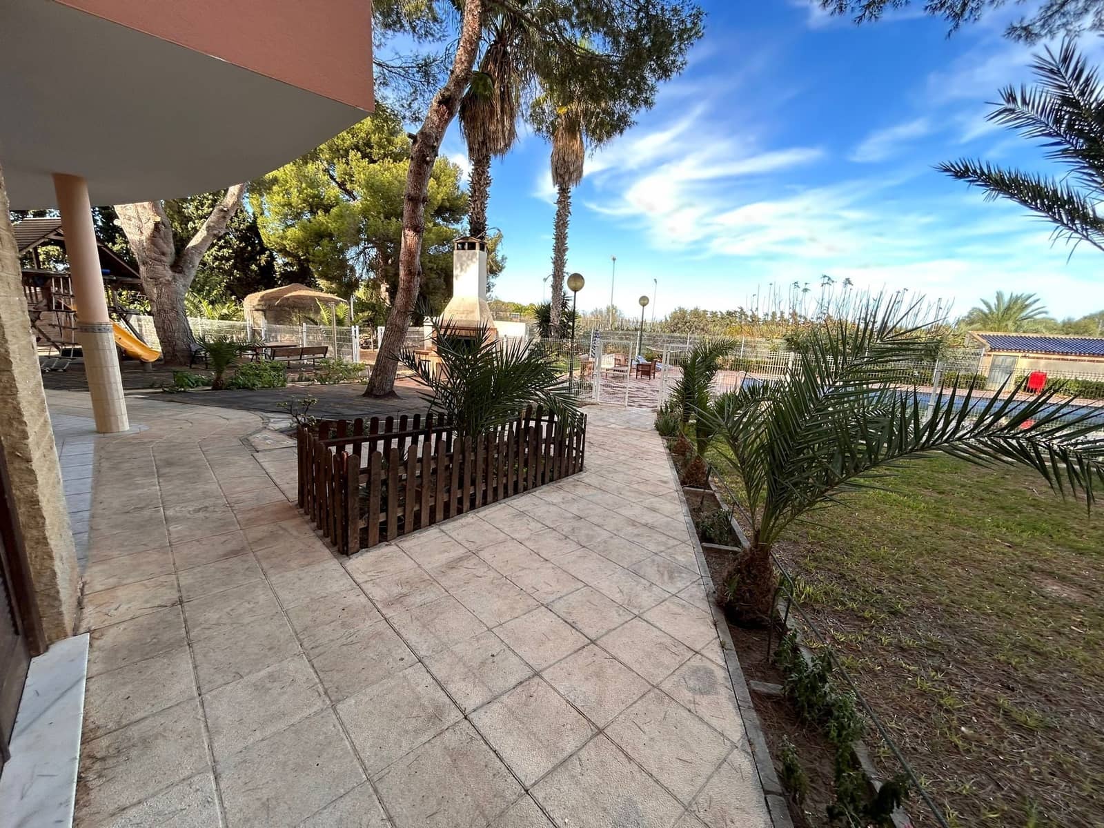 6 Zimmer Villa zu verkaufen in Torrevieja mit Pool Garage - 690.000 € (Ref: 8806709)