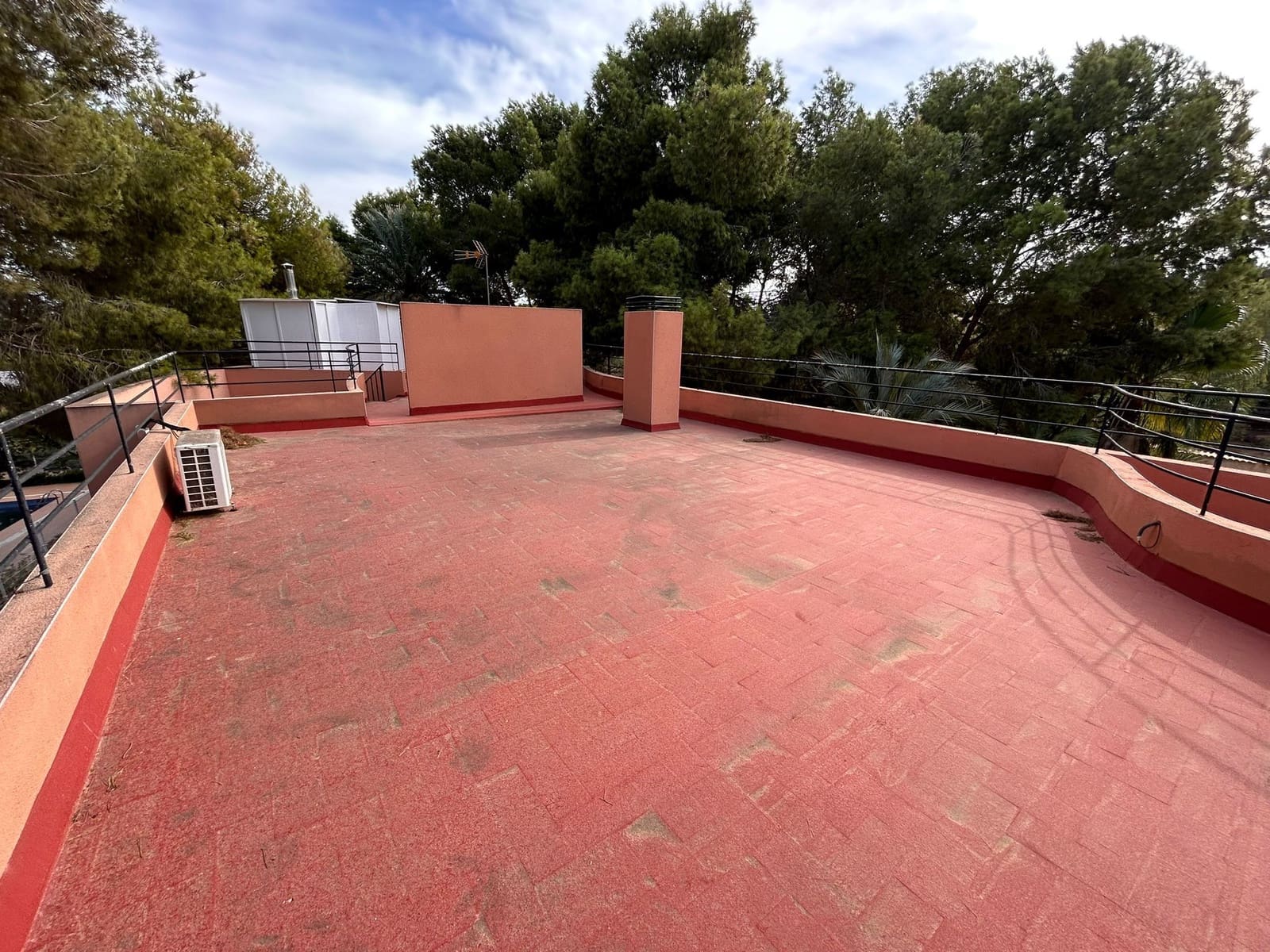 6 Zimmer Villa zu verkaufen in Torrevieja mit Pool Garage - 690.000 € (Ref: 8806709)