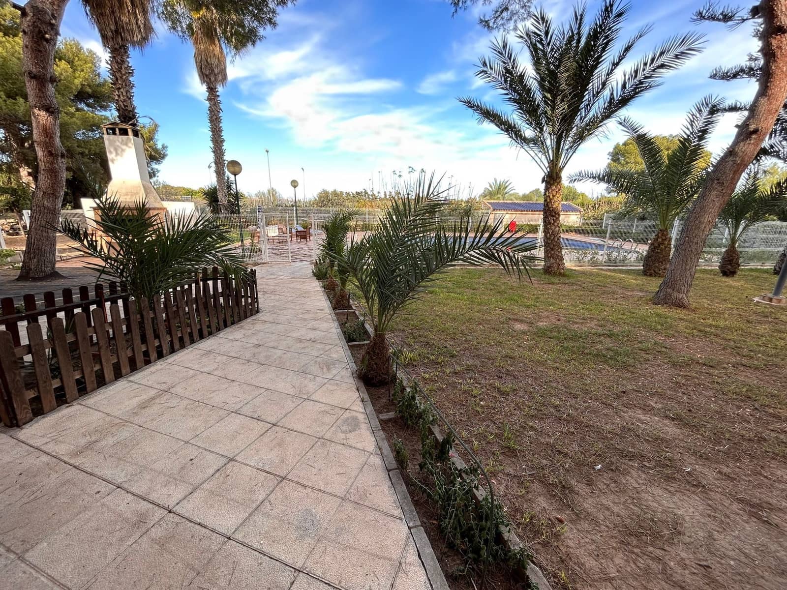 6 Zimmer Villa zu verkaufen in Torrevieja mit Pool Garage - 690.000 € (Ref: 8806709)