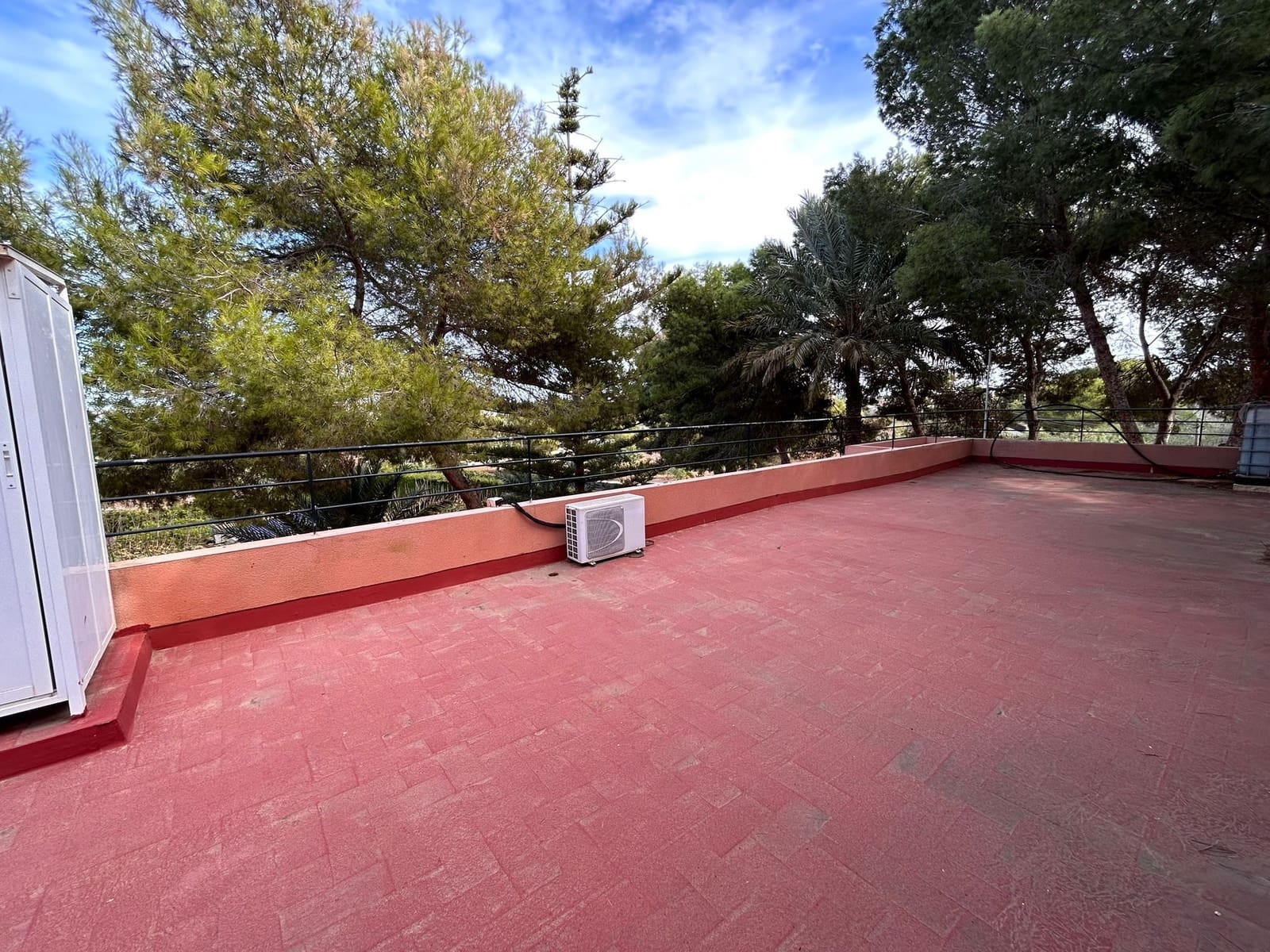 6 Zimmer Villa zu verkaufen in Torrevieja mit Pool Garage - 690.000 € (Ref: 8806709)